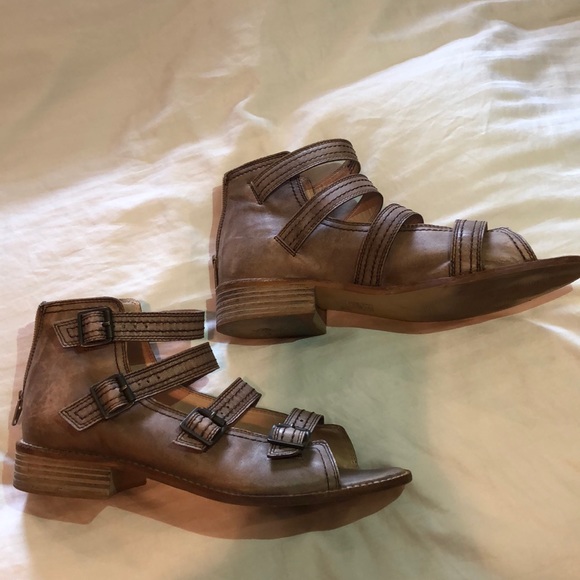 Gimmicks buckled sandals - Picture 2 of 8